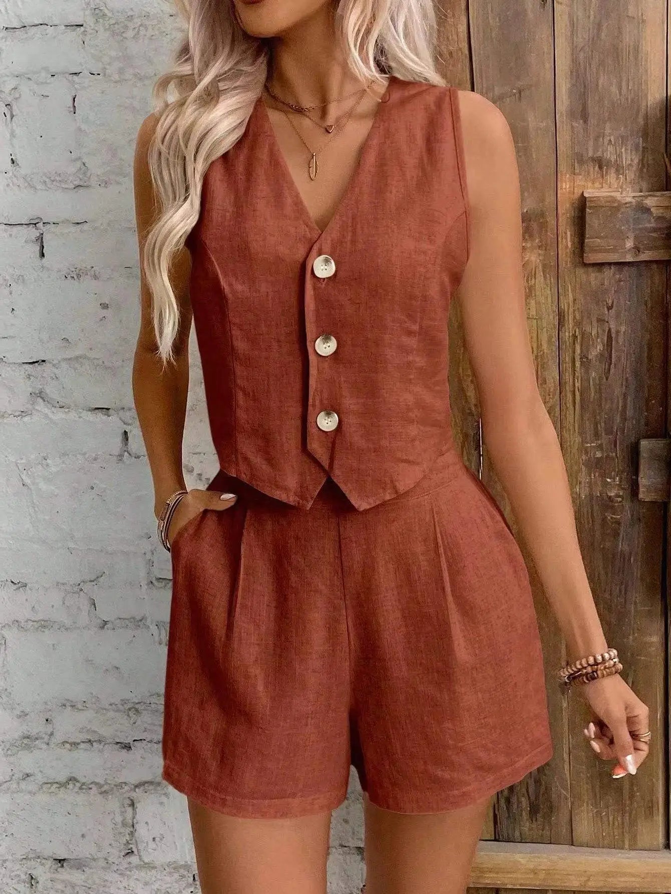 Conjunto chaleco y shorts