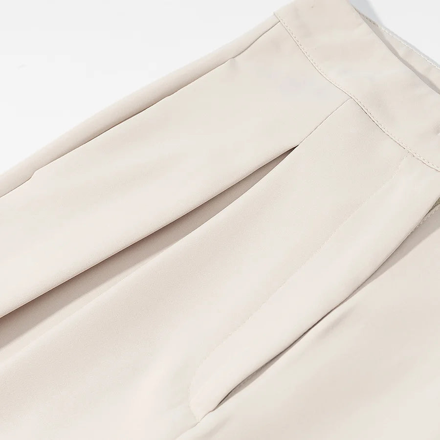 Conjunto chaleco y pantalón amplio